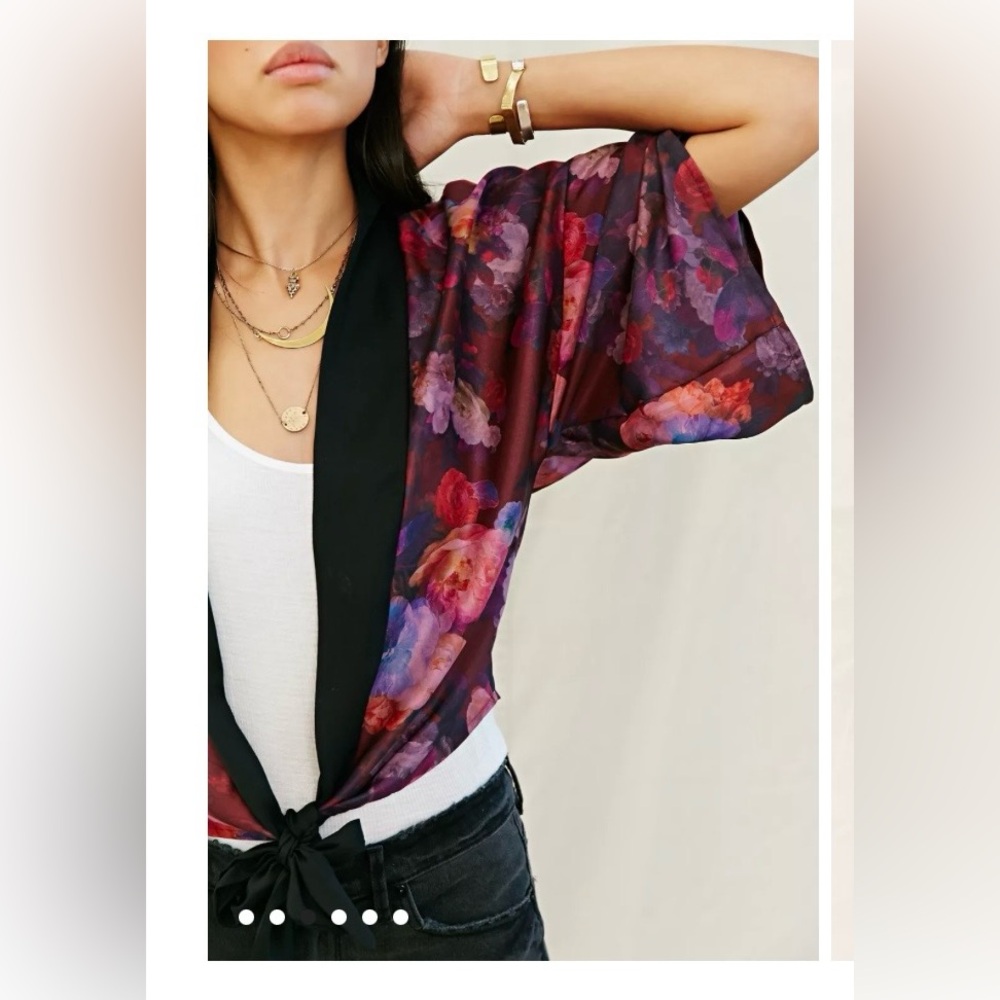 Urban Outfitters Floral Black Women's Kimono - Picture 3 of 8